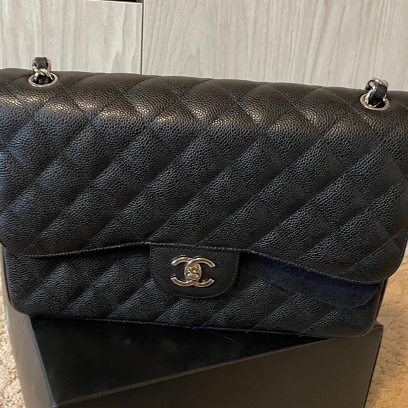 Authentic Chanel Caviar double flap handbag - Picture 1 of 4